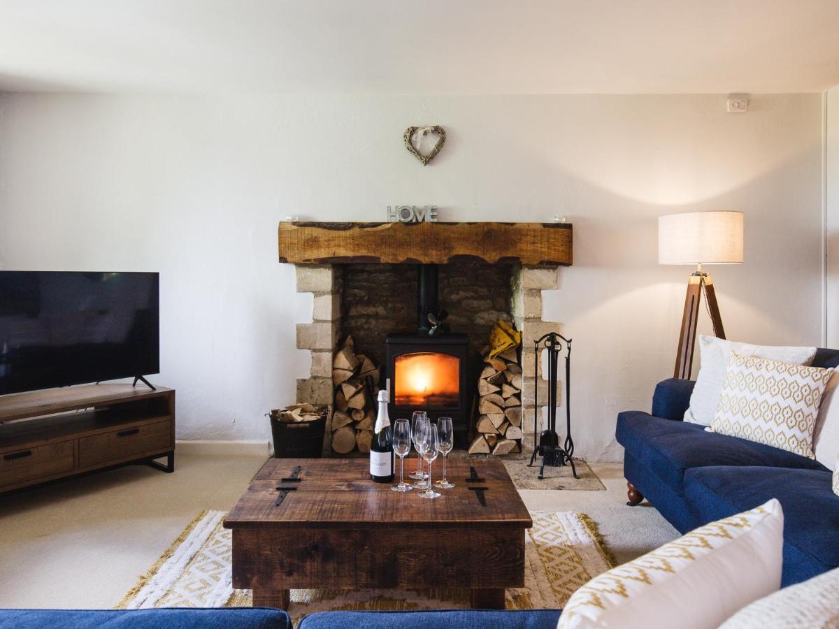 Field View Villa Cirencester Bagian luar foto