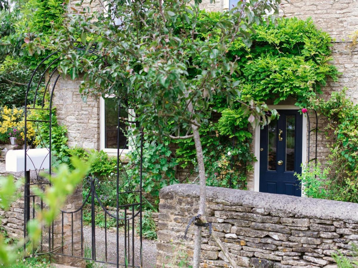 Field View Villa Cirencester Bagian luar foto