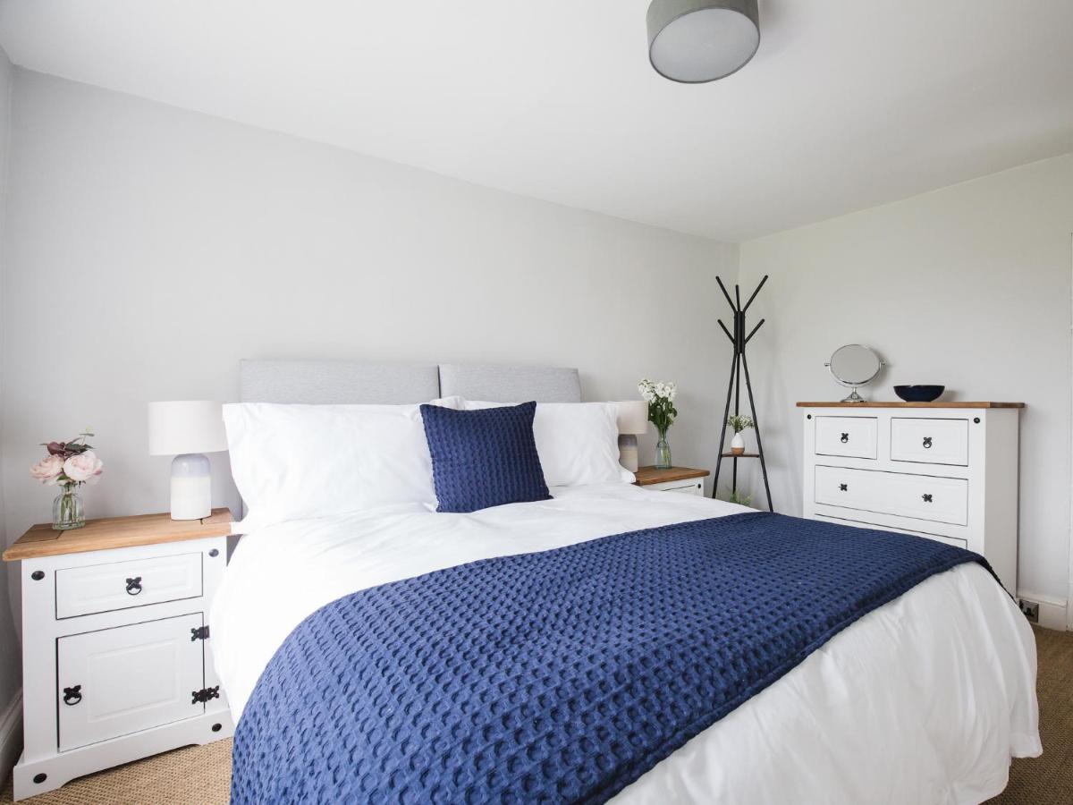 Field View Villa Cirencester Bagian luar foto
