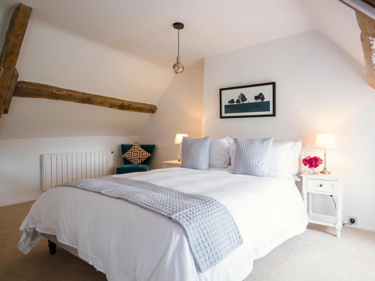 Field View Villa Cirencester Bagian luar foto