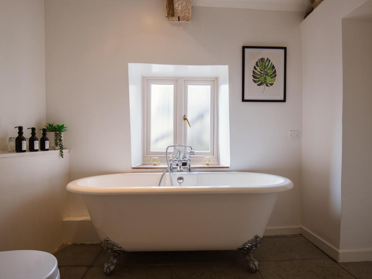 Field View Villa Cirencester Bagian luar foto